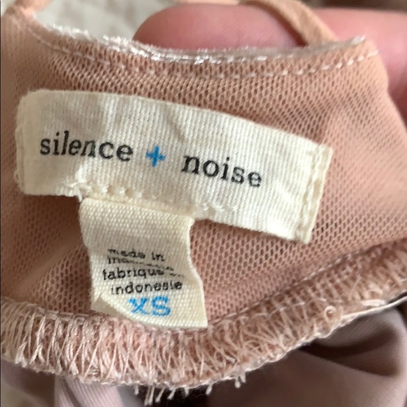 Super Cute Velvet Romper - Picture 3 of 3